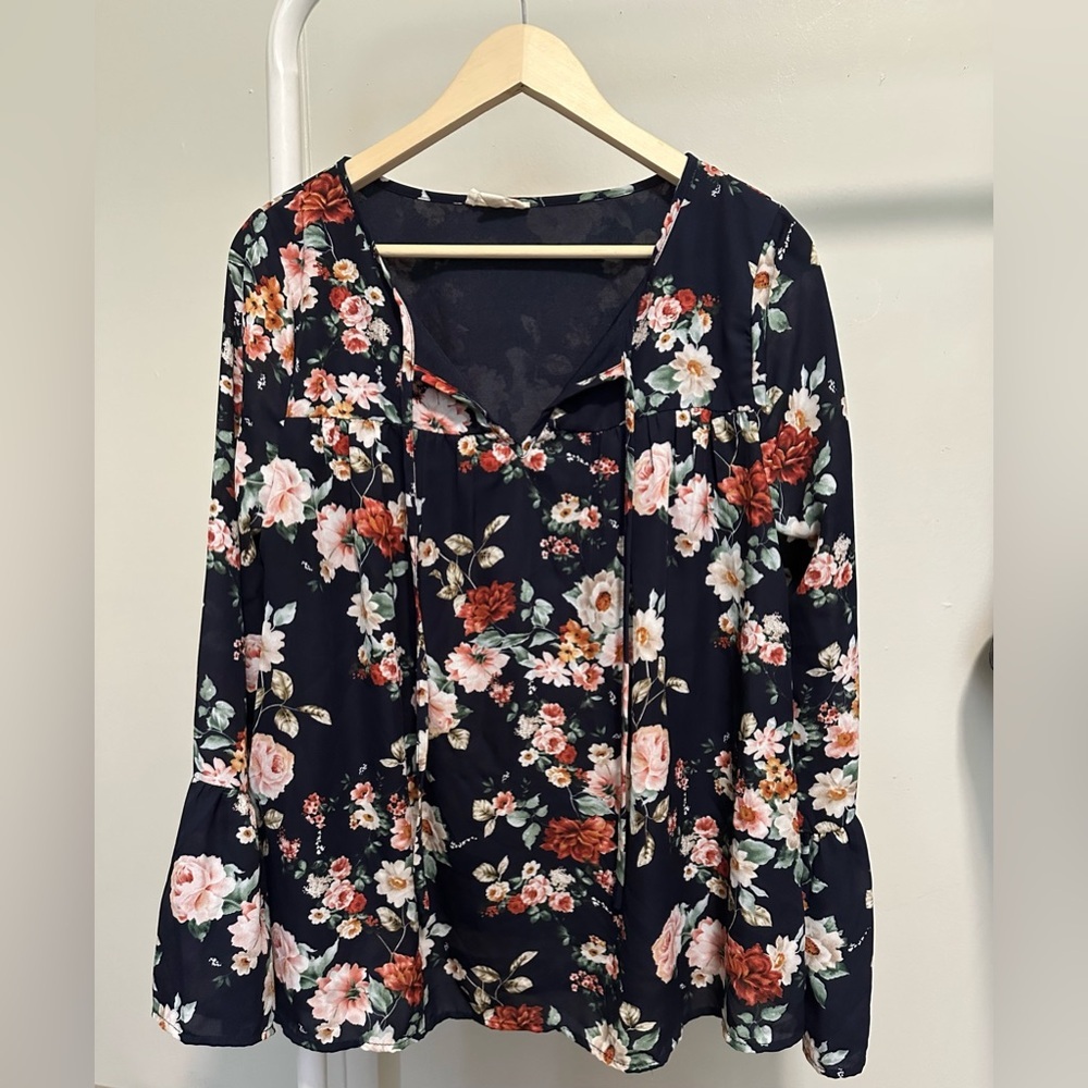 Navy Blue Floral Blouse V-neck Longsleeve size medium